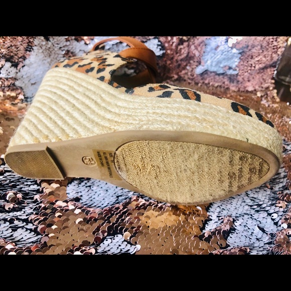 🐆♥️LEOPARD LOVE ♥️🐆Breckelles Wedges size 5.5 - Picture 5 of 6